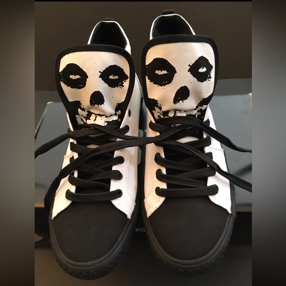 Iron Fist White Misfits High-Tops - Picture 3 of 10